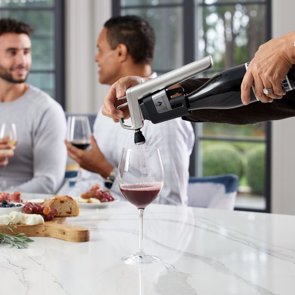 12 Wine Housewarming Gifts for Preservation and Hosting
